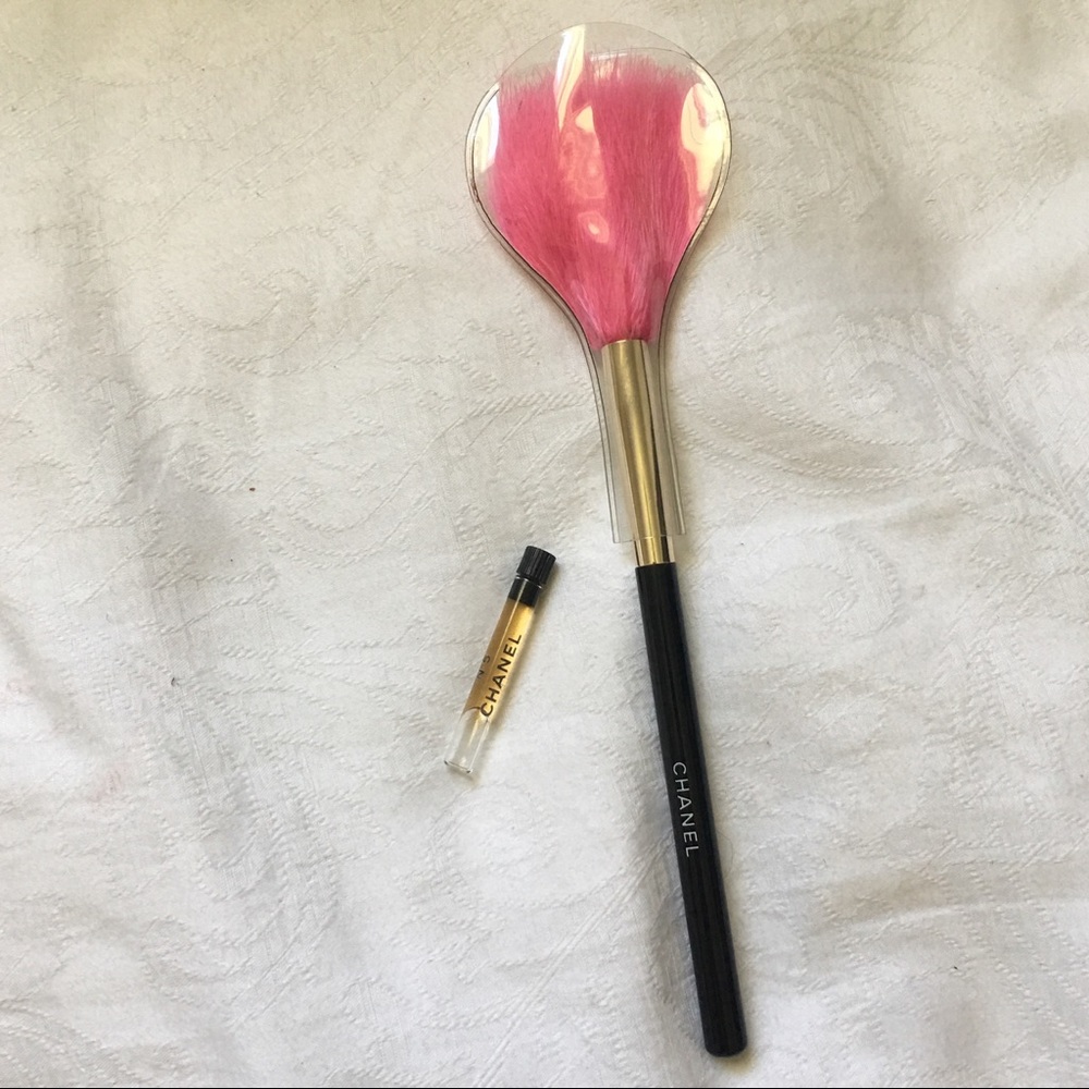 New CHANEL pink fluffy brush + no.5